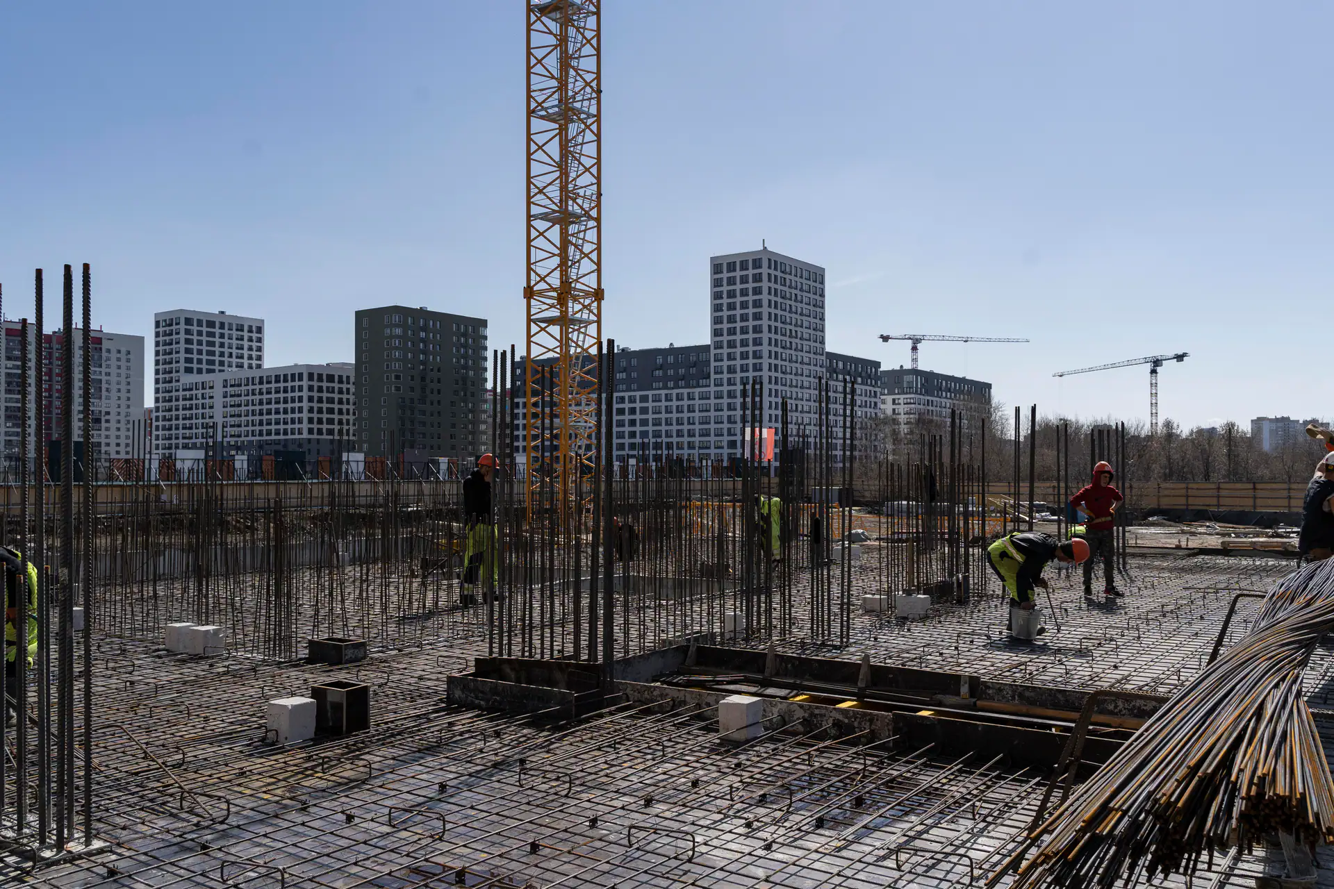 апрель, 2022
