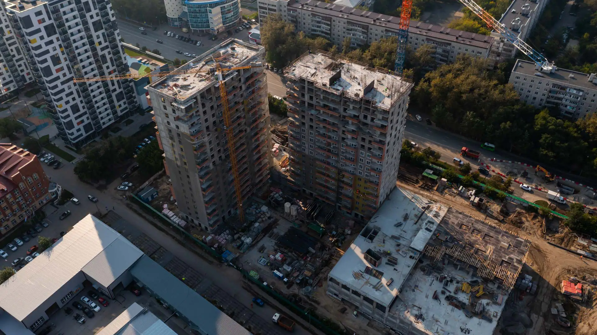 август, 2022
