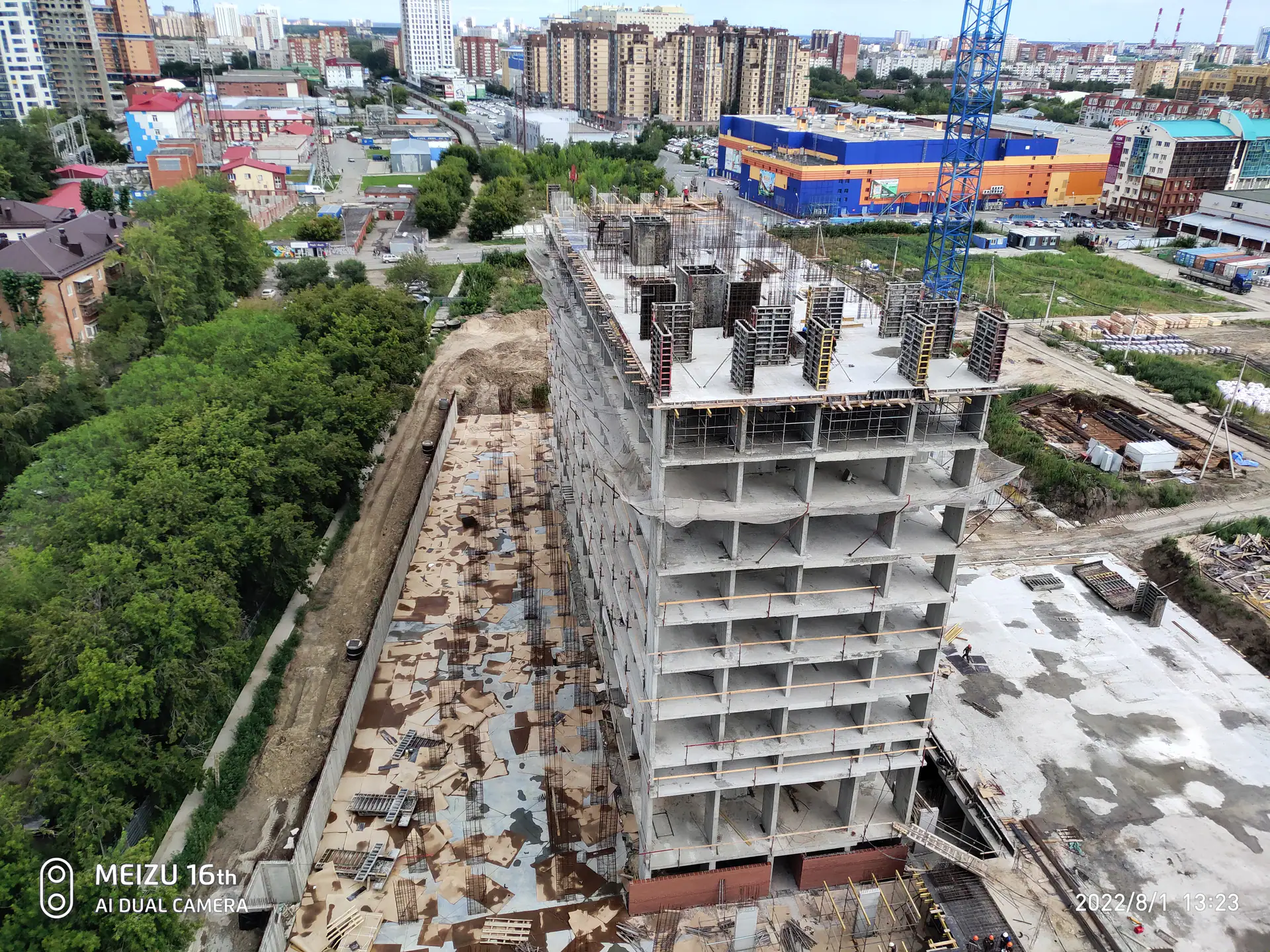 август, 2022
