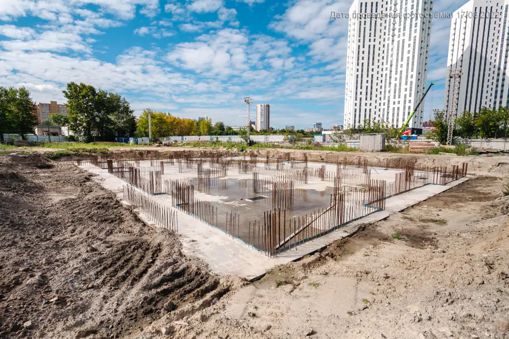 август, 2022