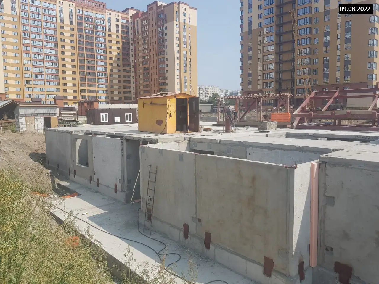 август, 2022