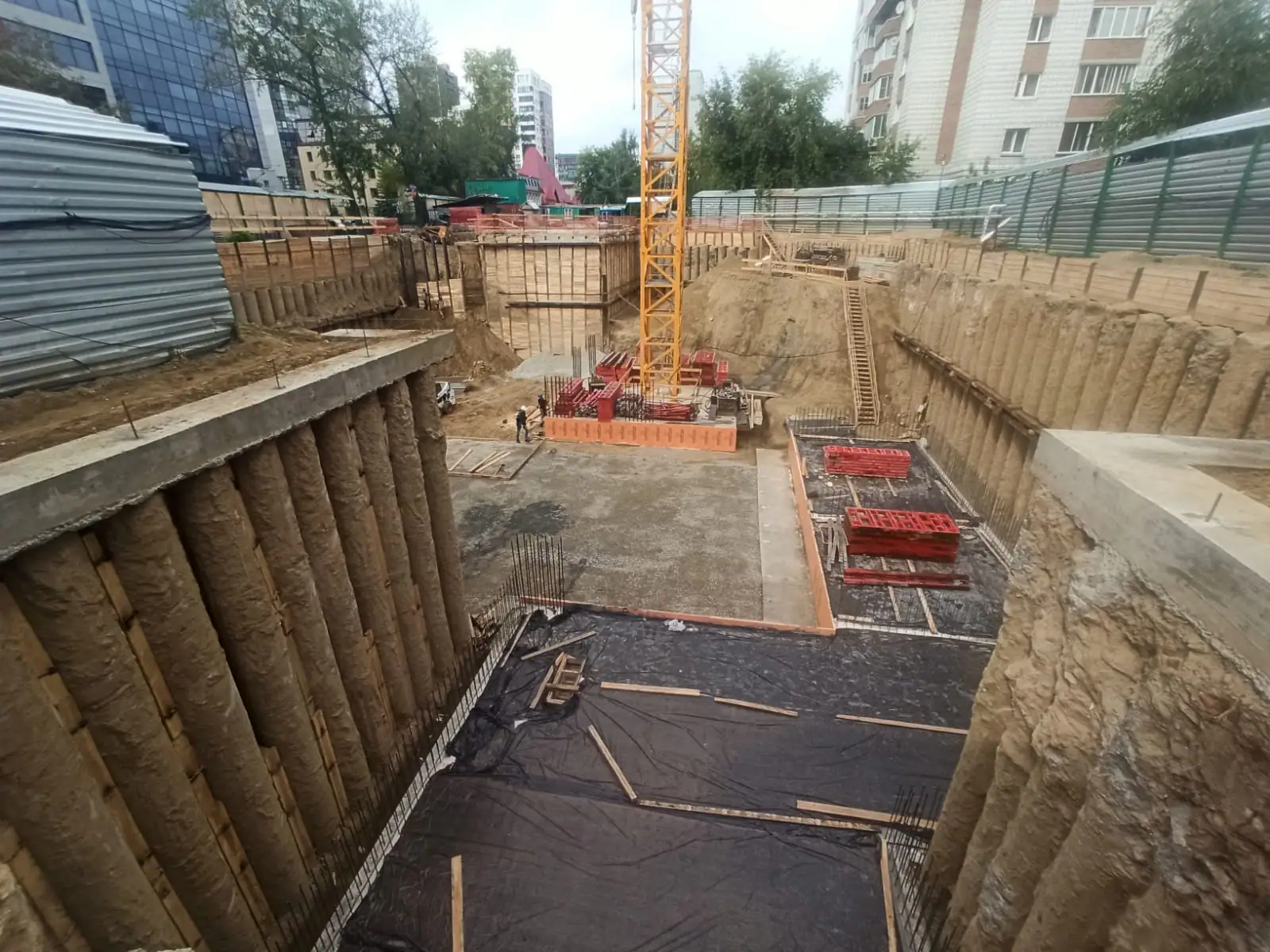 август, 2021
