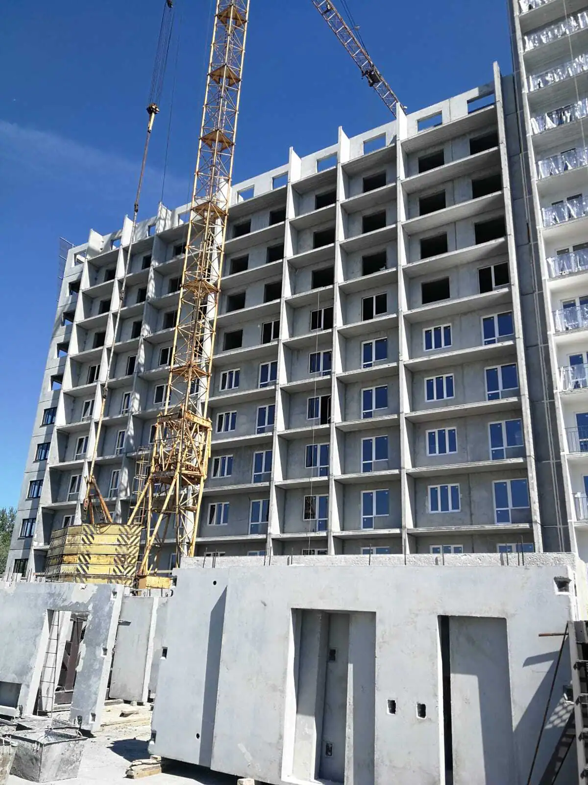 август, 2022
