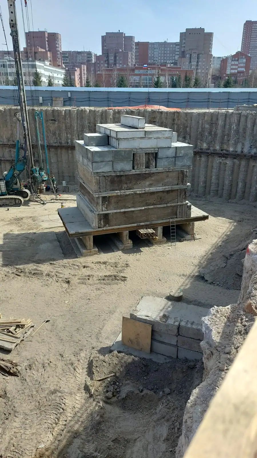 апрель, 2022