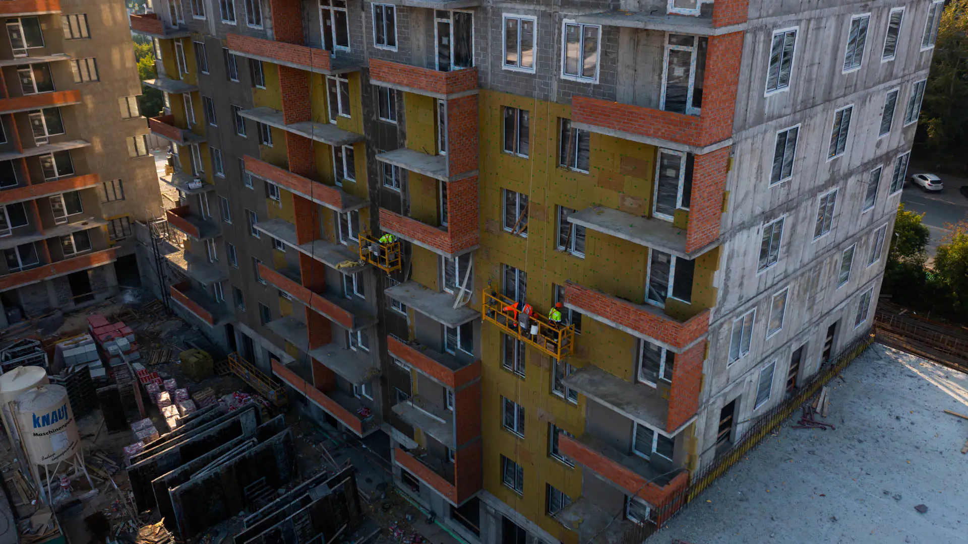 август, 2022