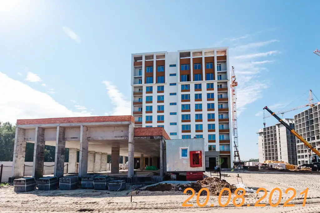 август, 2021