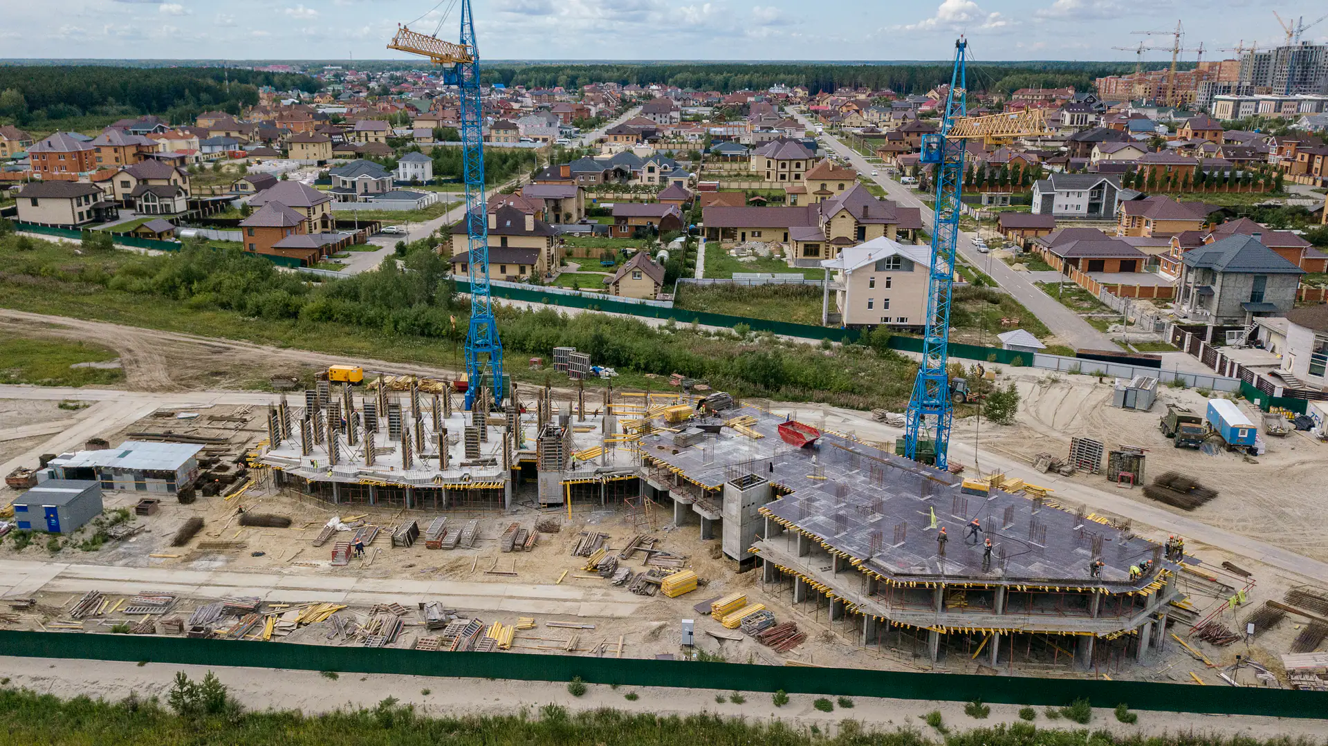 август, 2021