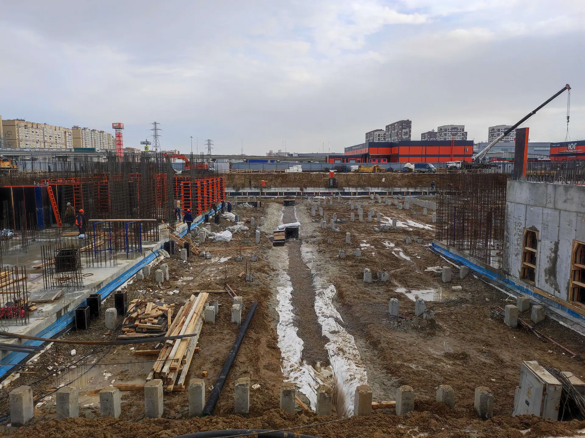 апрель, 2022