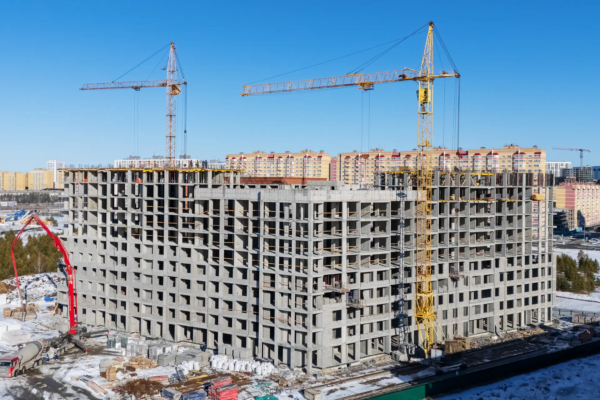 апрель, 2025
