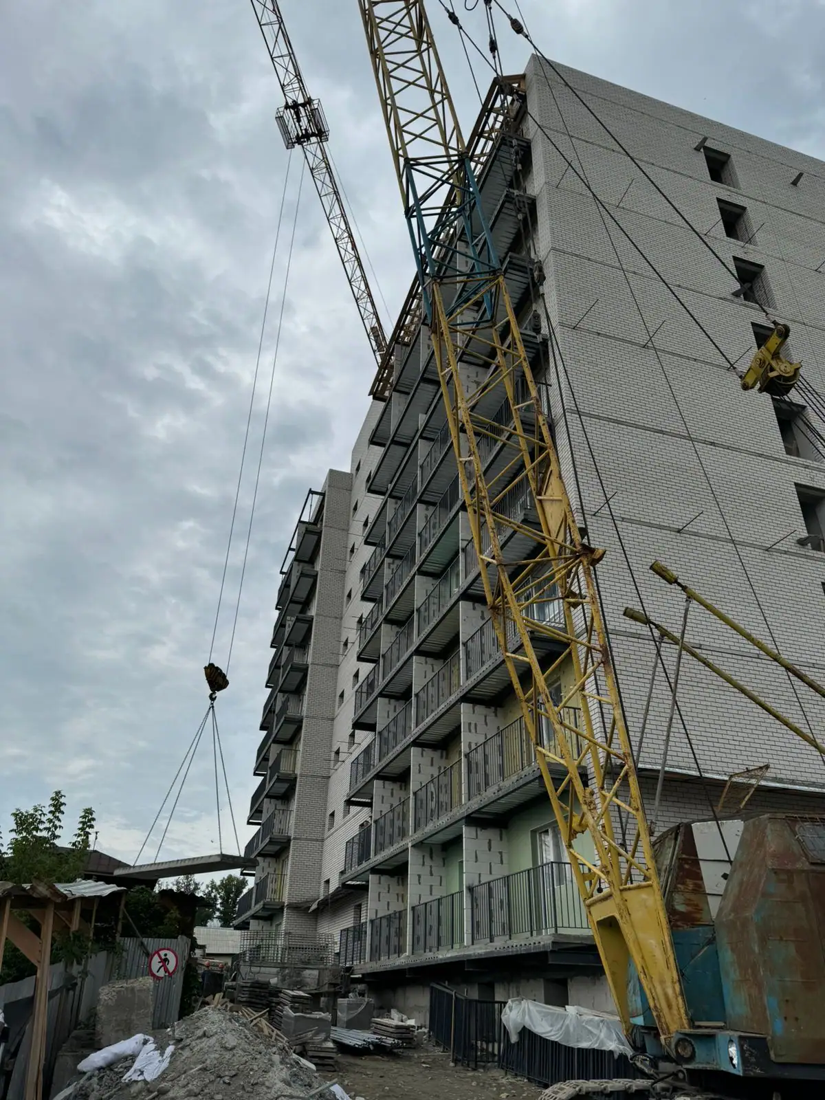 август, 2024