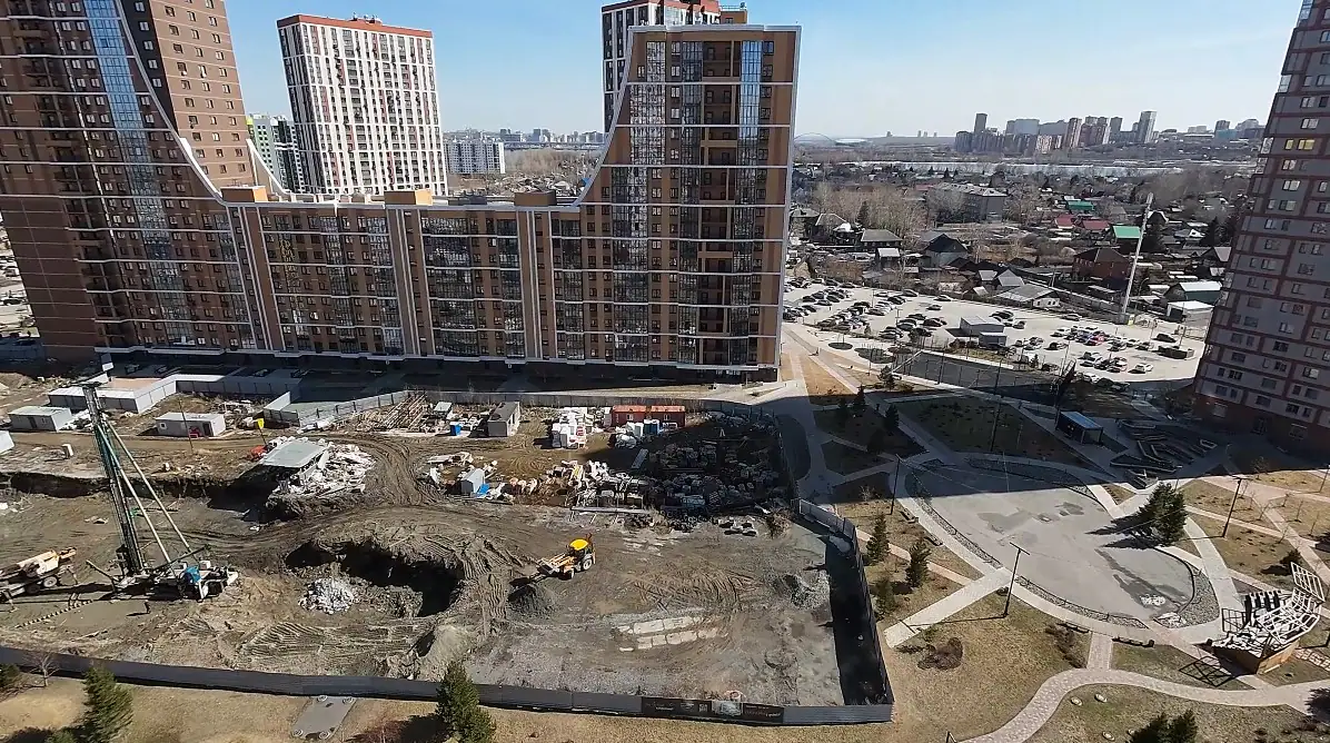 апрель, 2025