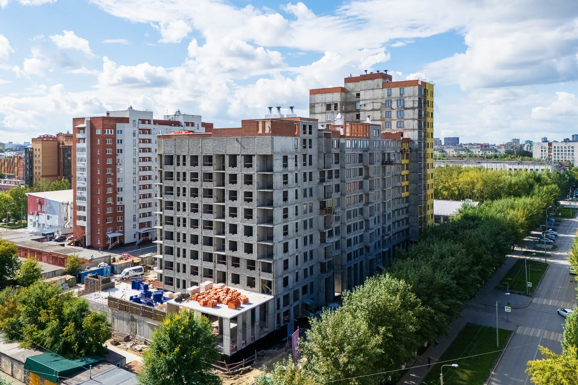 август, 2024
