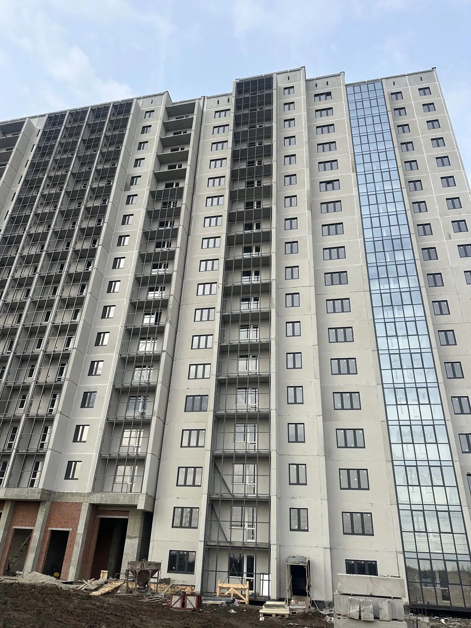 апрель, 2025