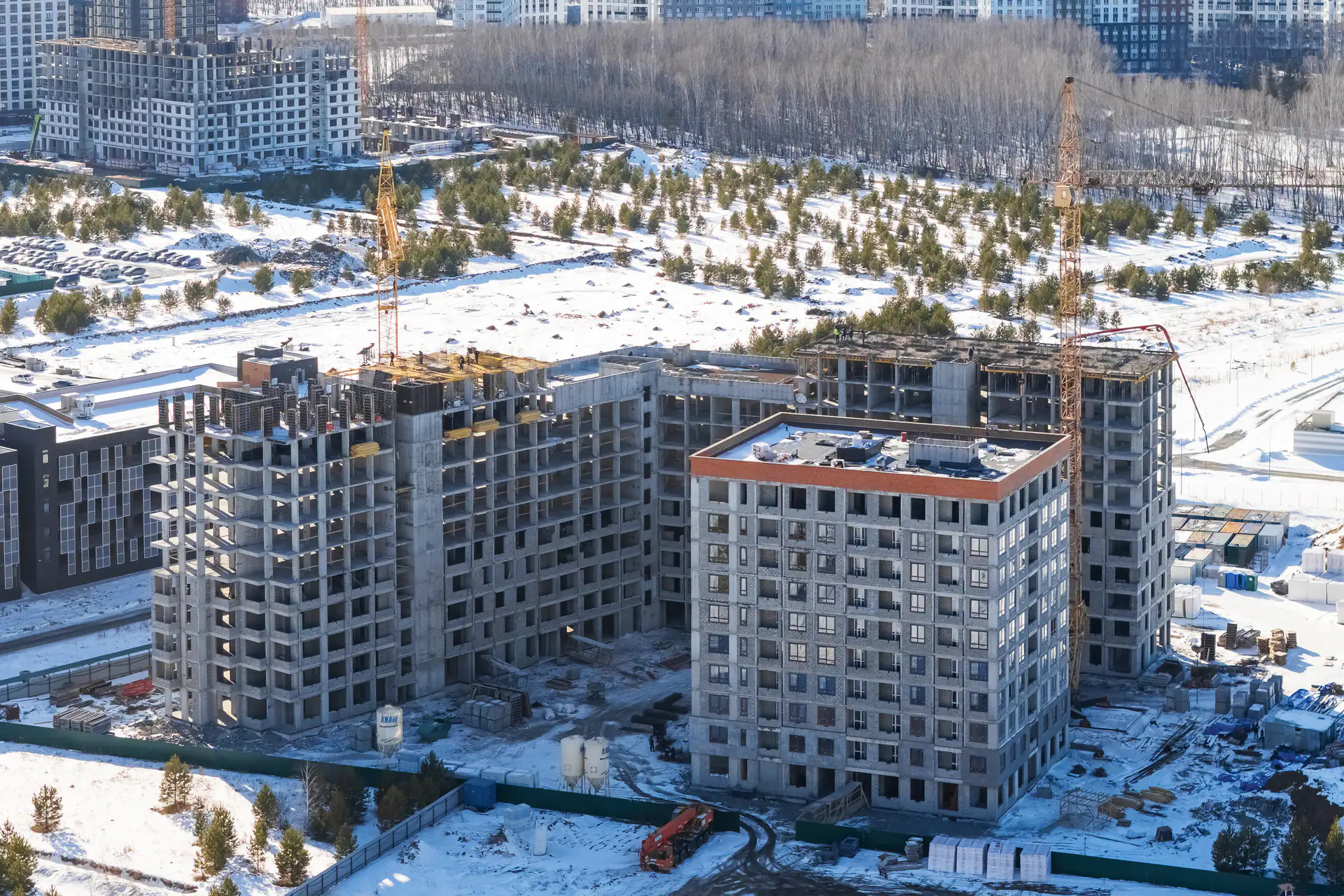 апрель, 2025