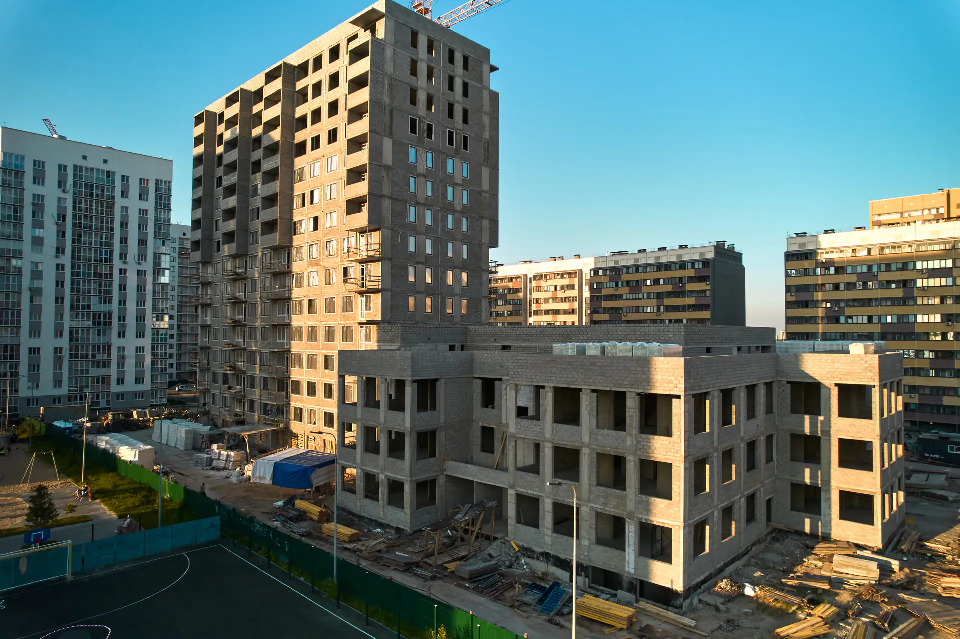 август, 2023