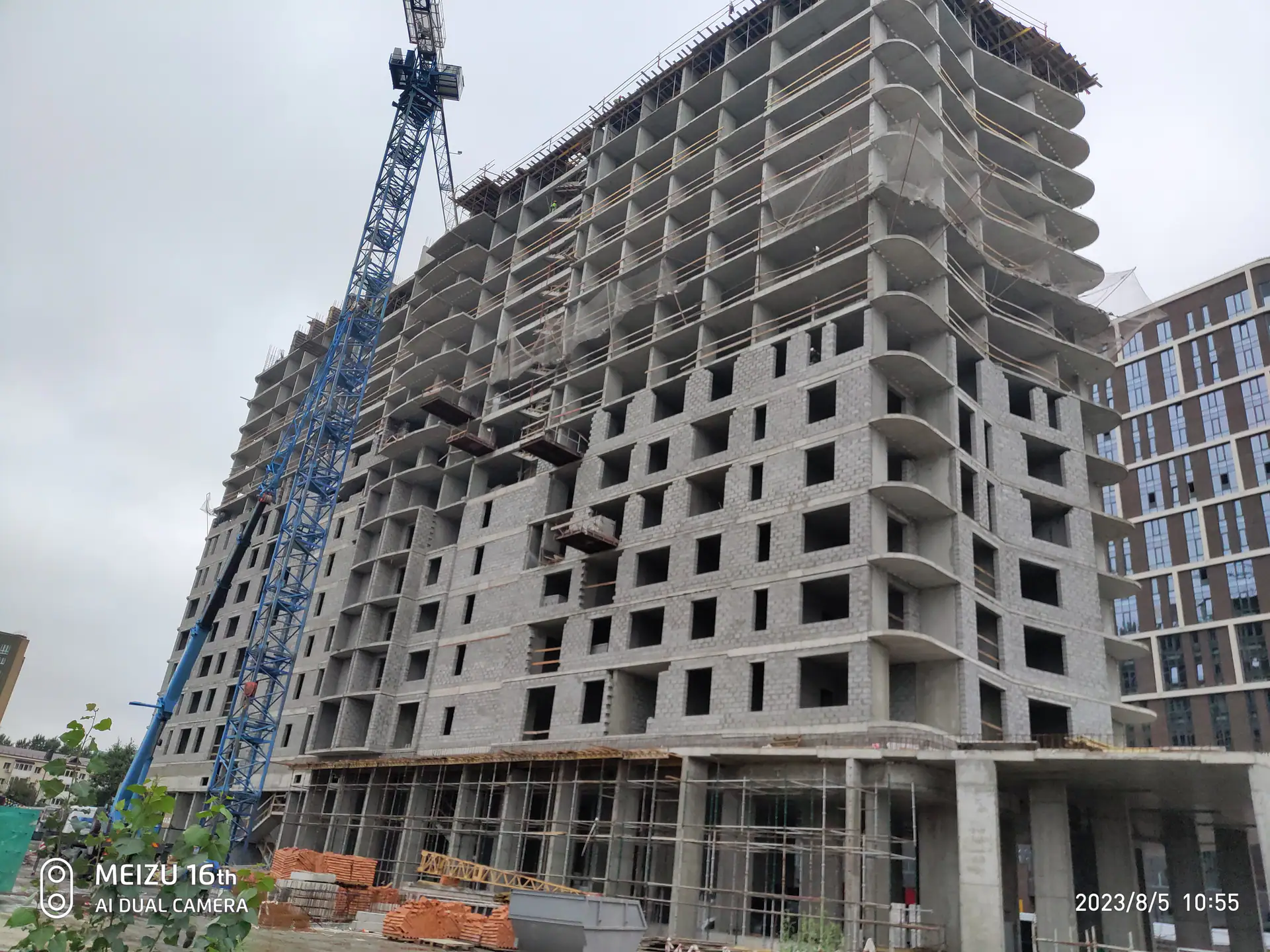 август, 2023