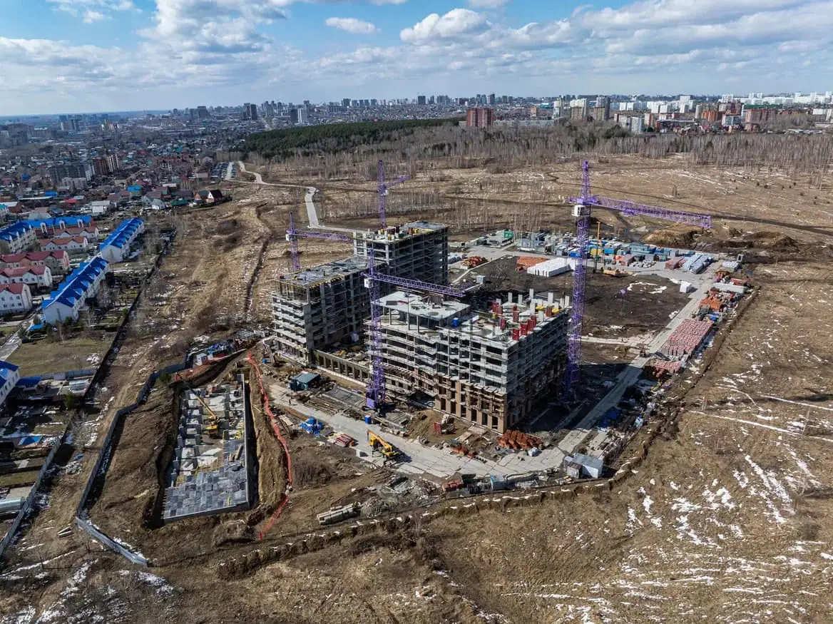 апрель, 2025