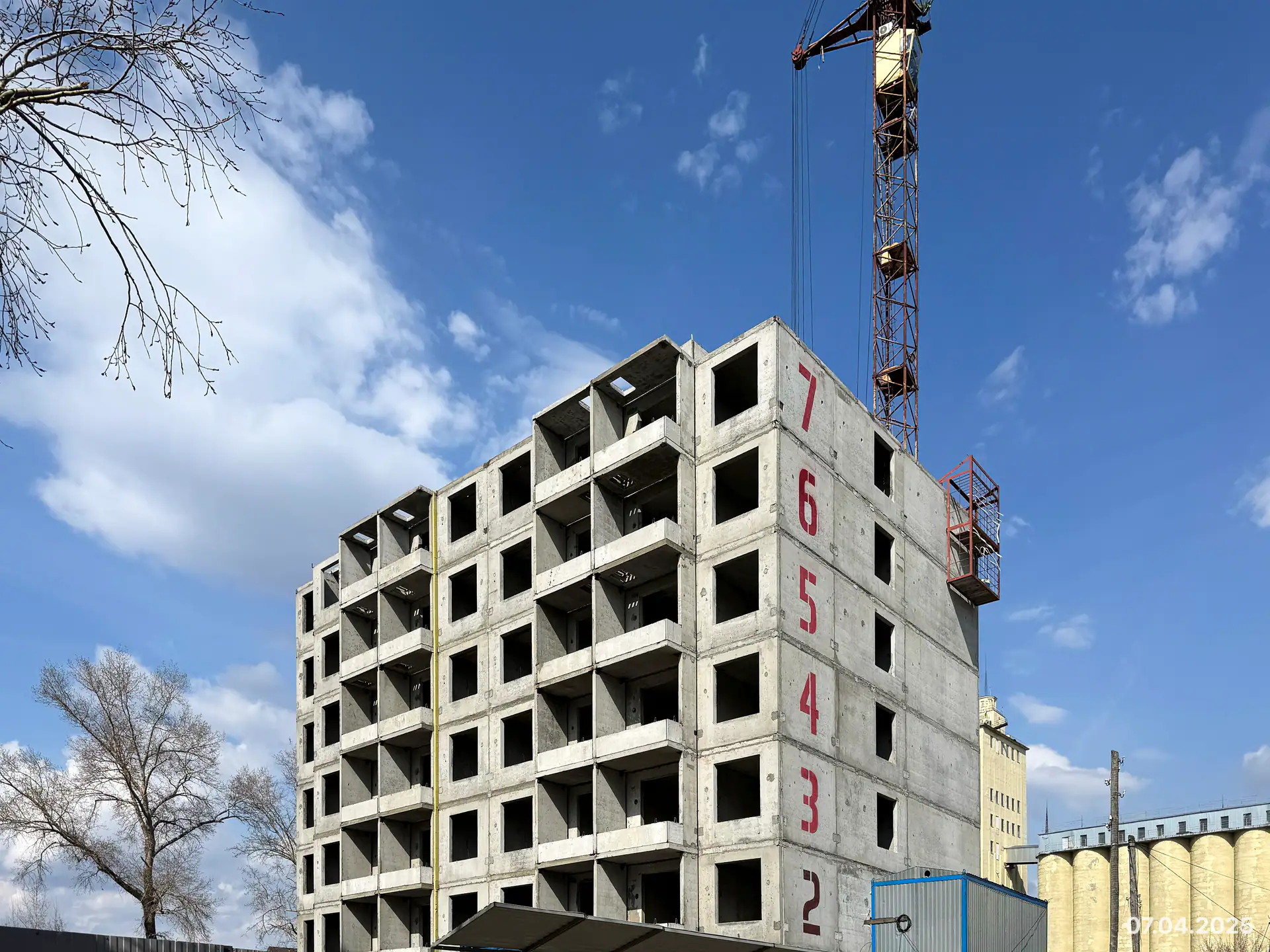 апрель, 2025