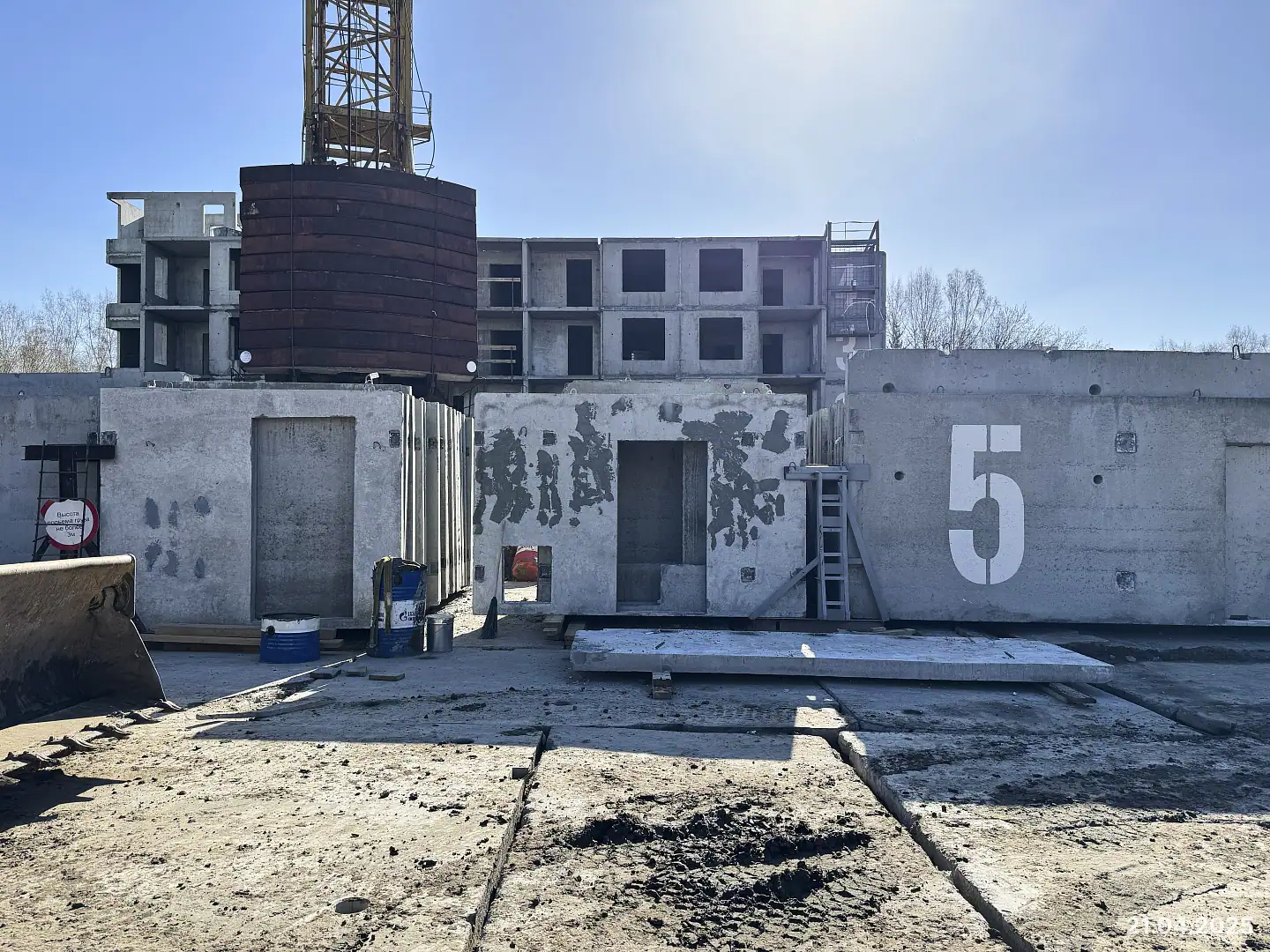 апрель, 2025