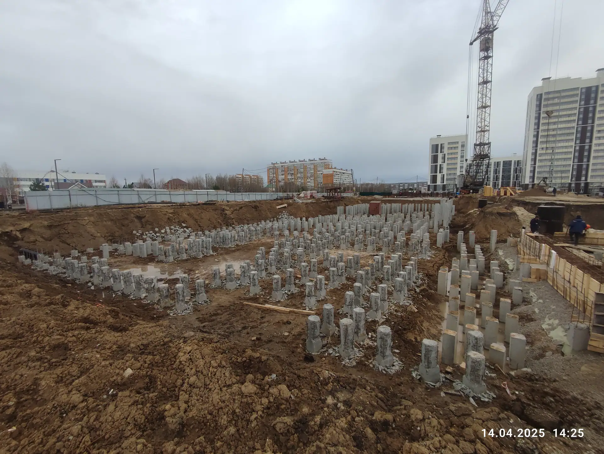 апрель, 2025