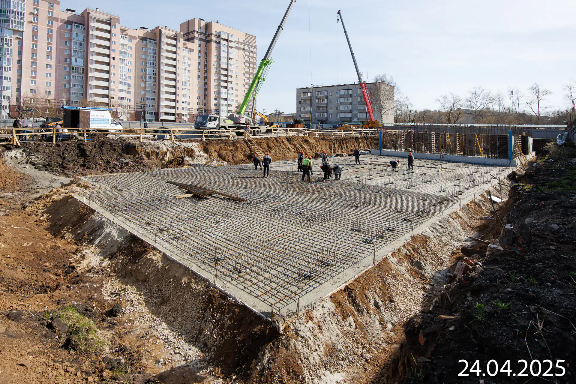 апрель, 2025