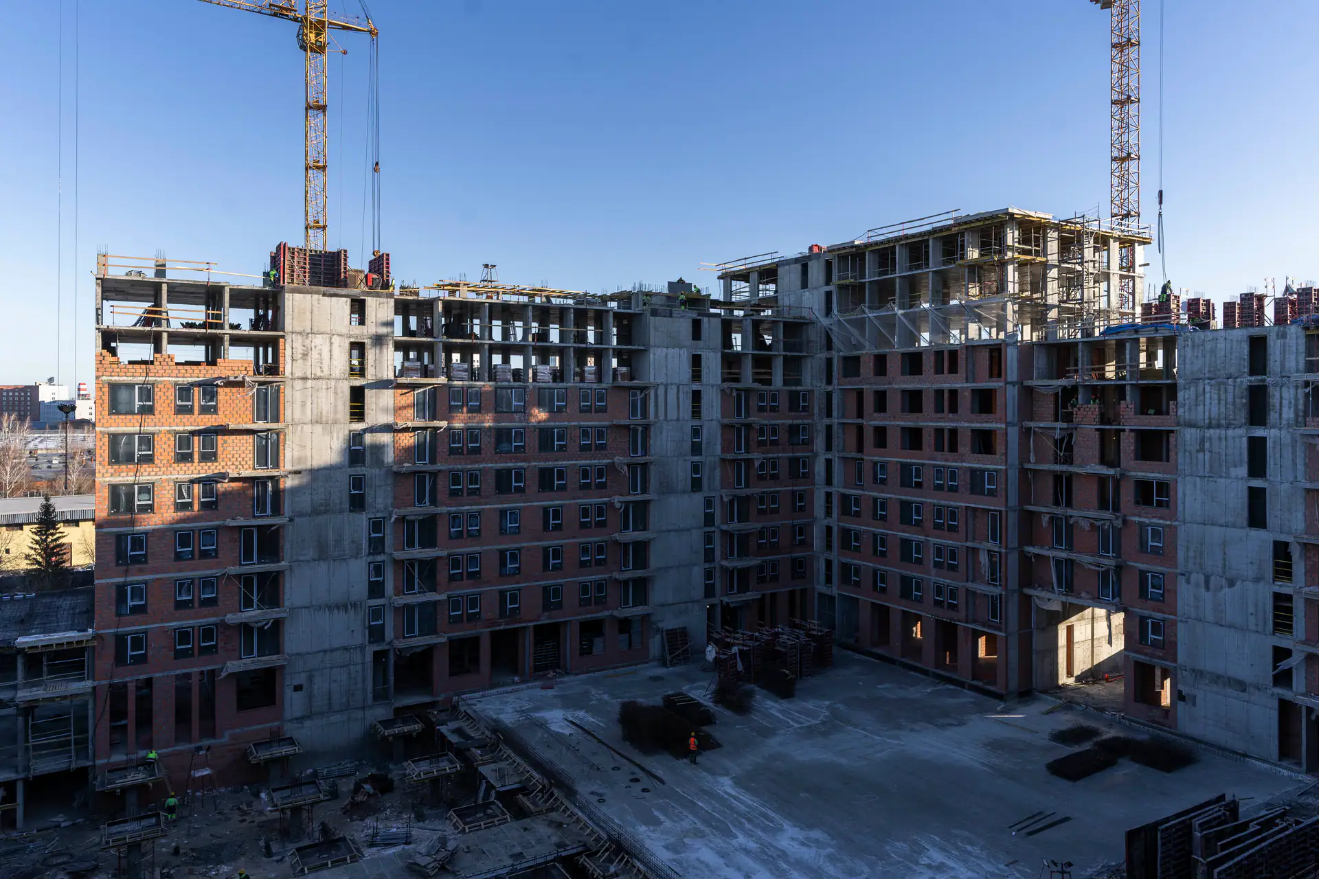 март, 2024