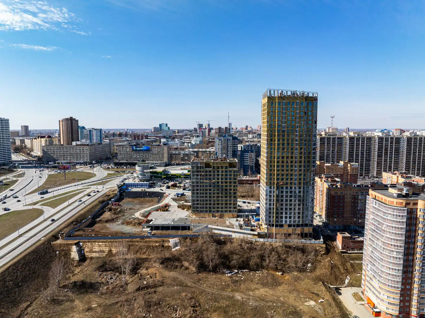апрель, 2025