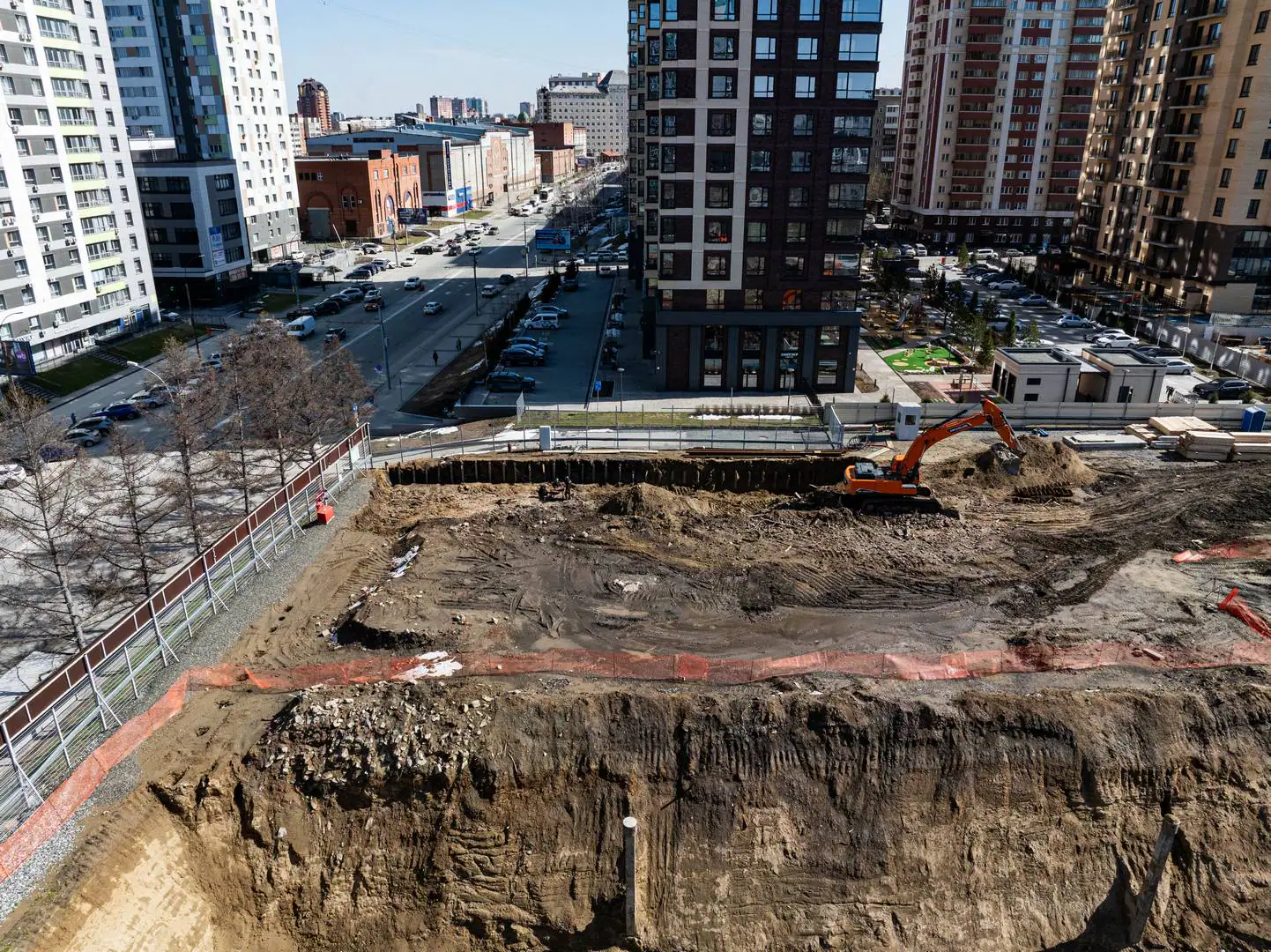 апрель, 2025