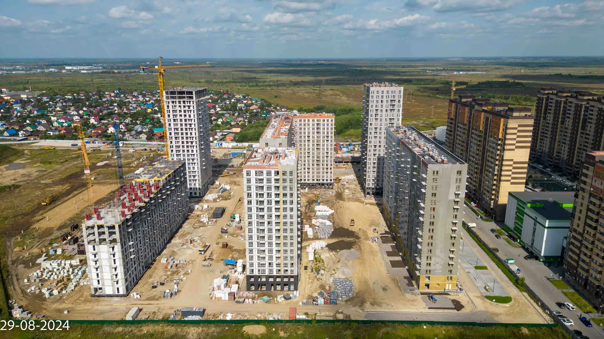 август, 2024