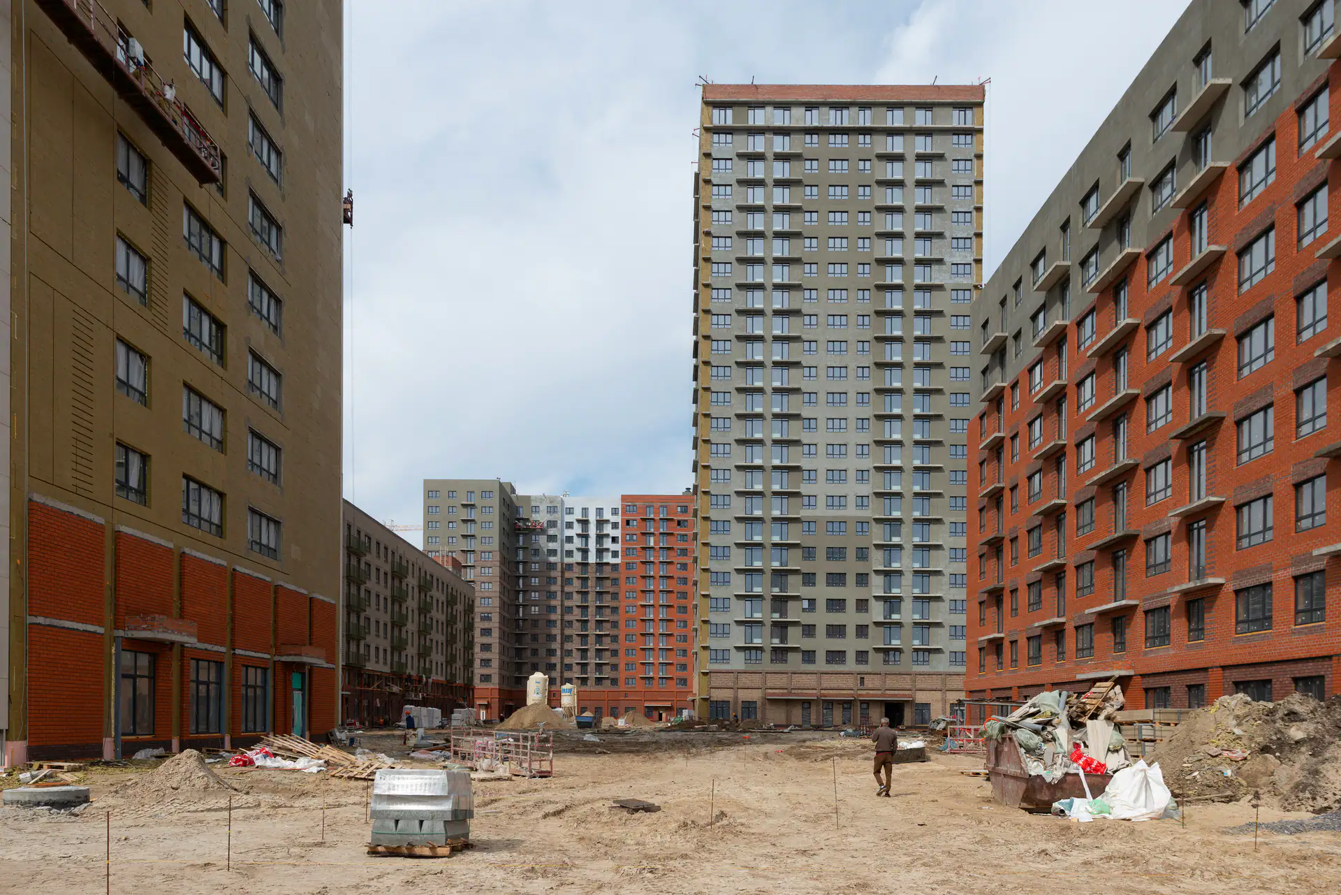 апрель, 2025