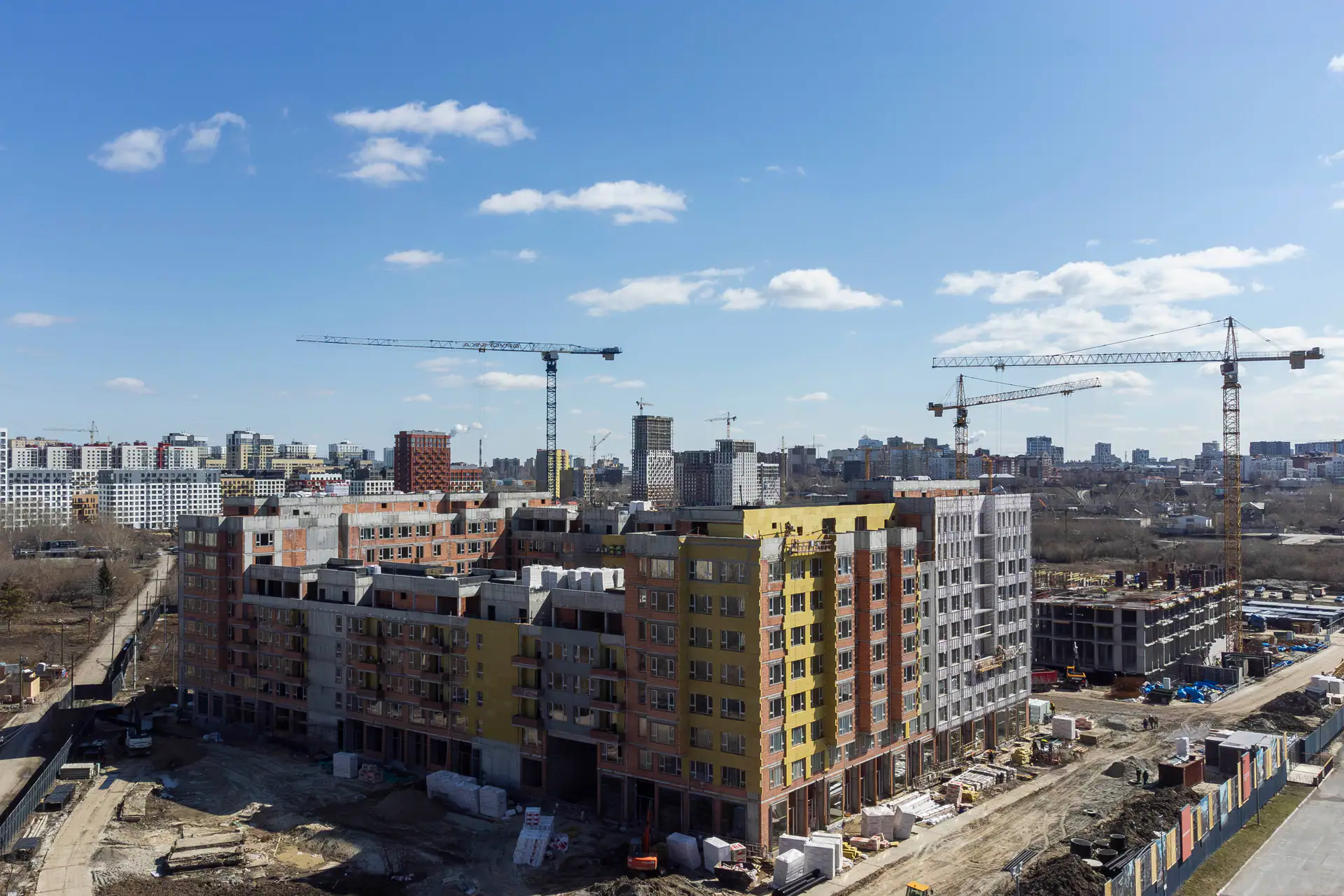 апрель, 2025