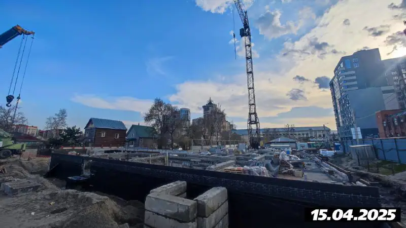 апрель, 2025
