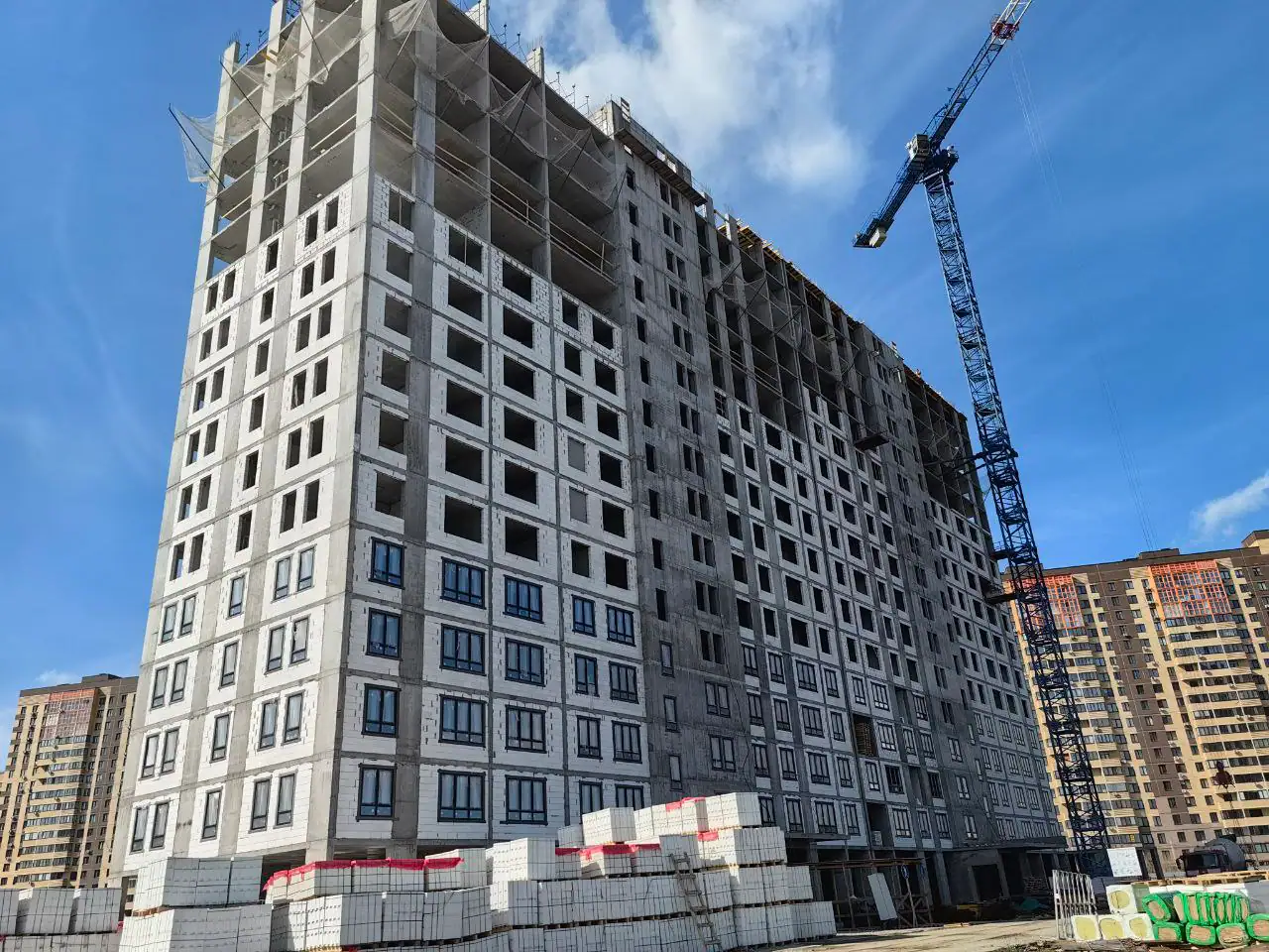 апрель, 2025