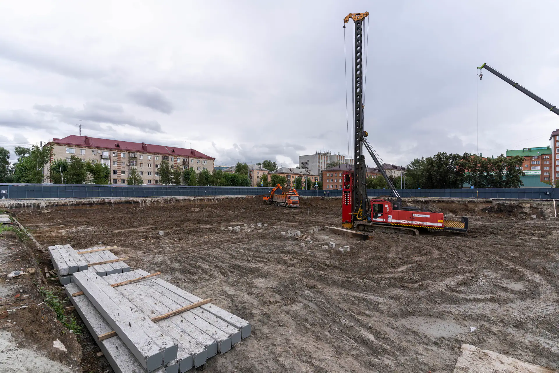 август, 2024