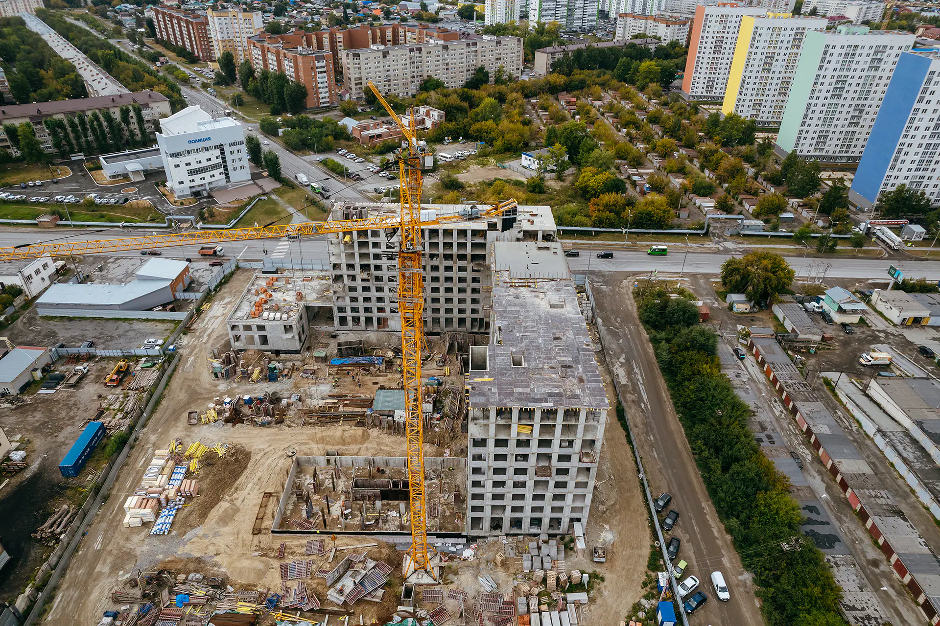 август, 2023