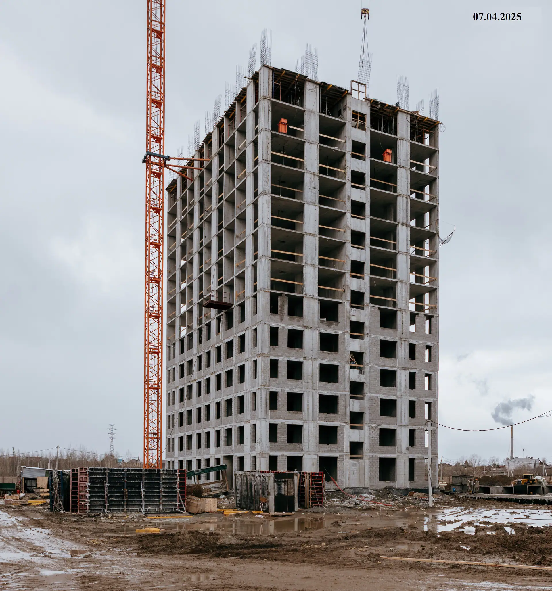 апрель, 2025