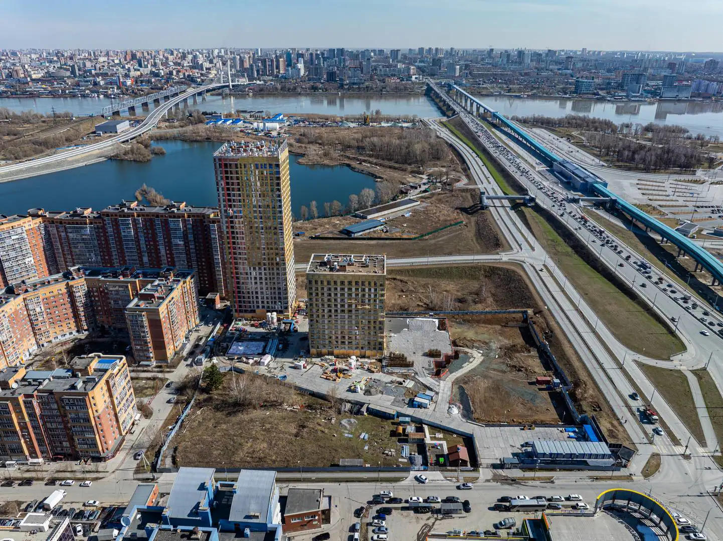 апрель, 2025
