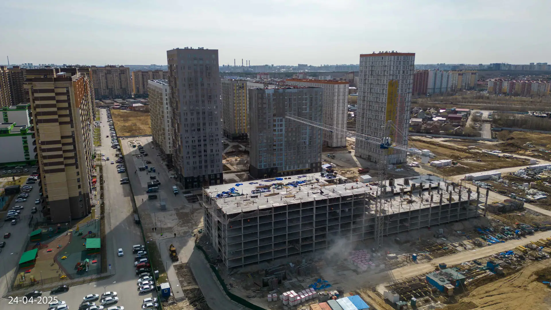 апрель, 2025