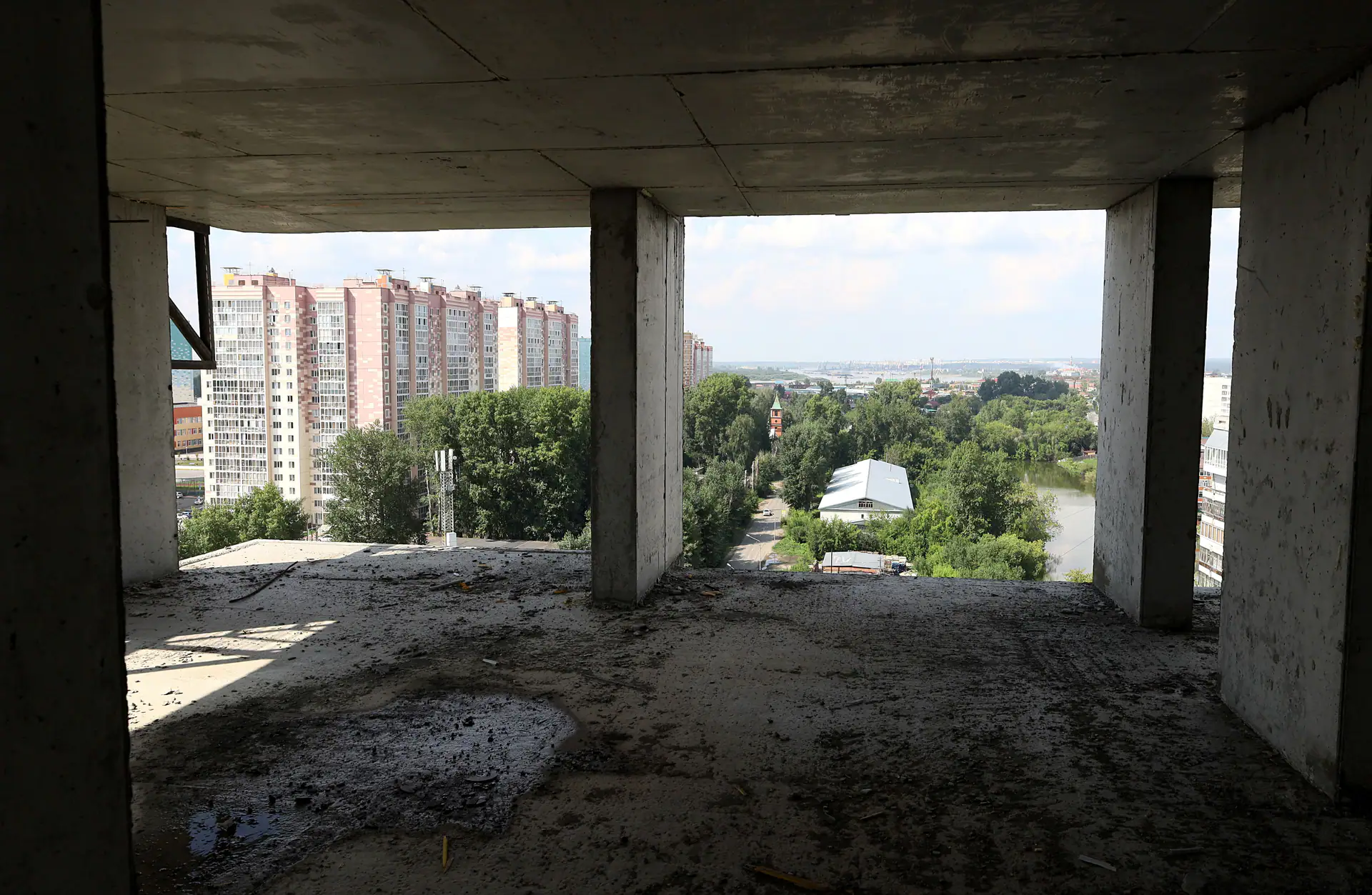 август, 2023