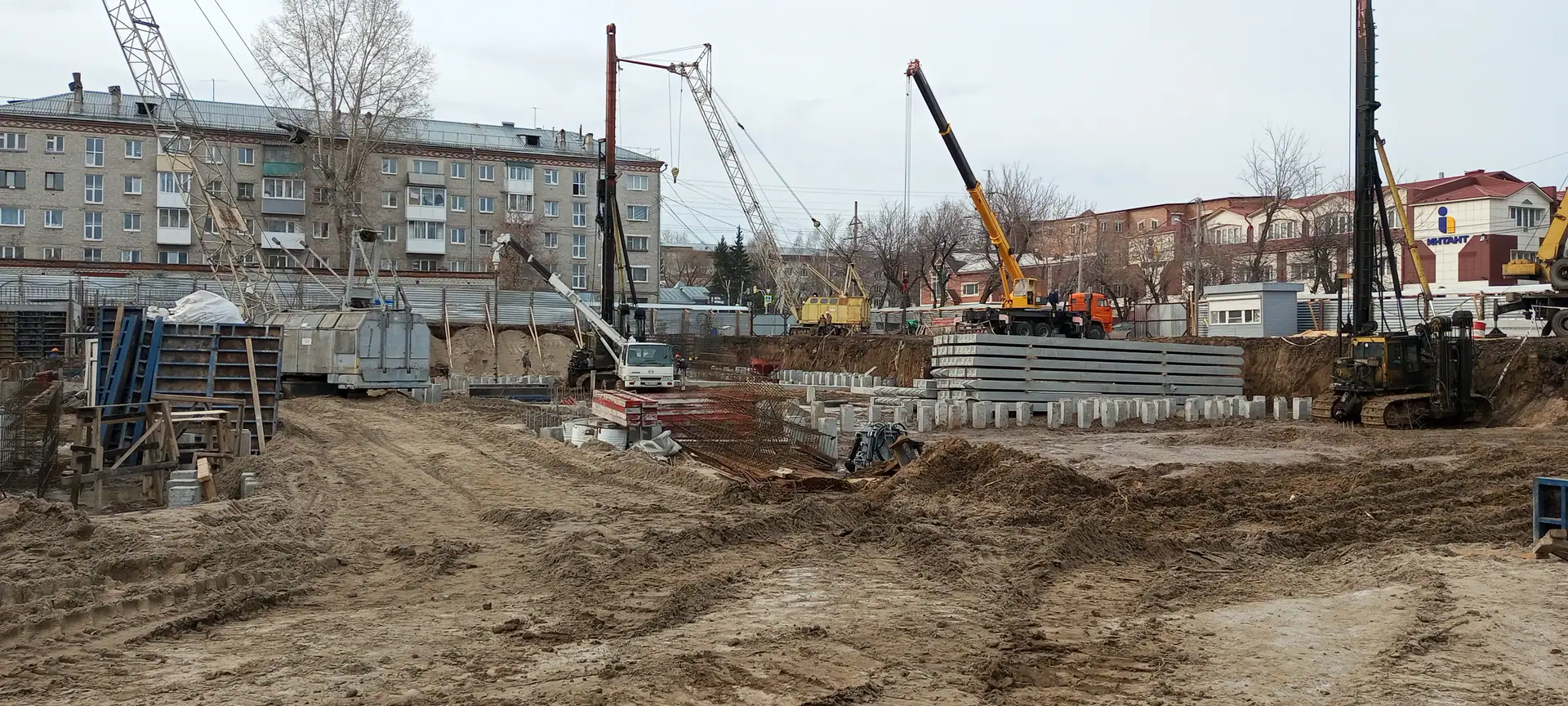 апрель, 2025