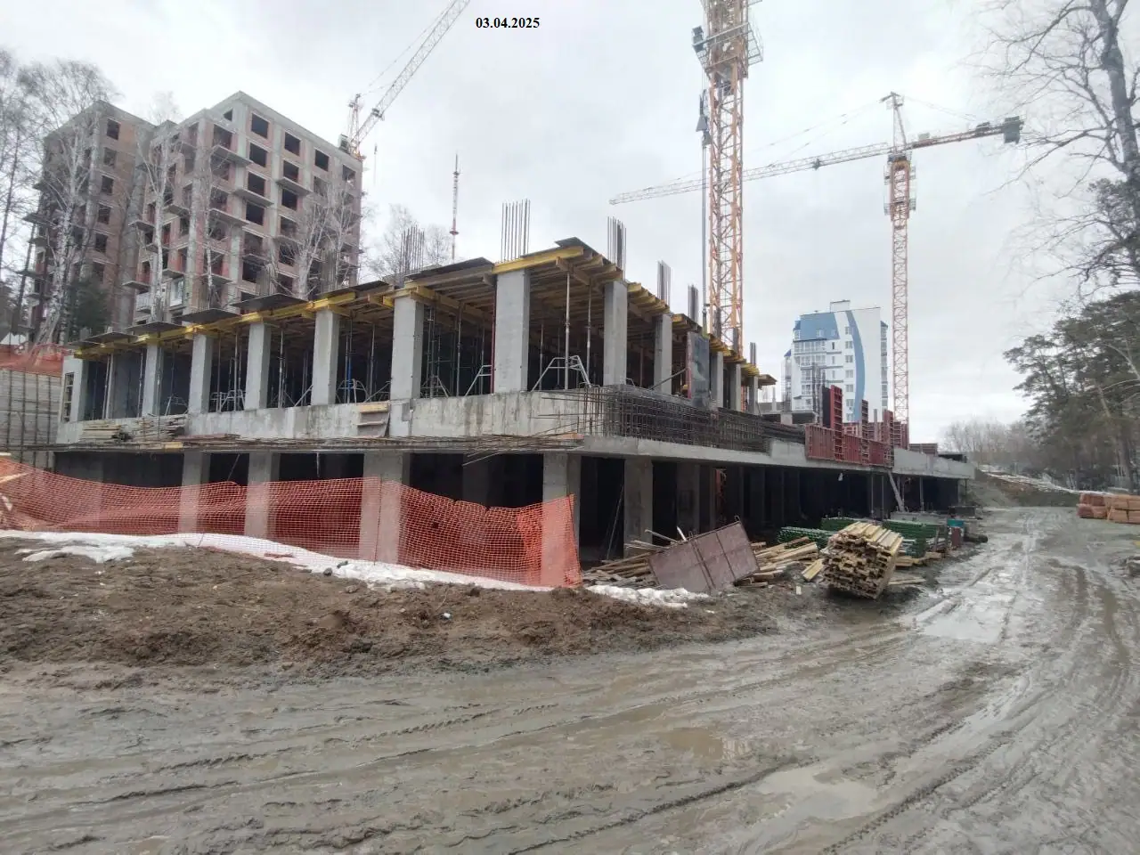 апрель, 2025