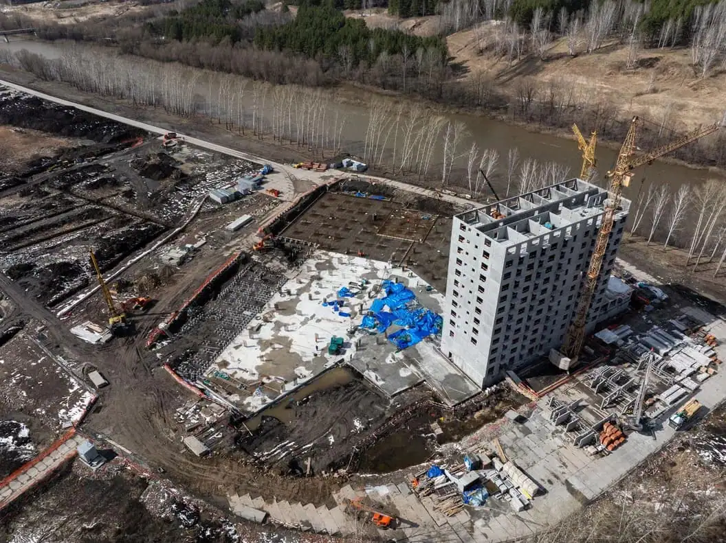 апрель, 2025