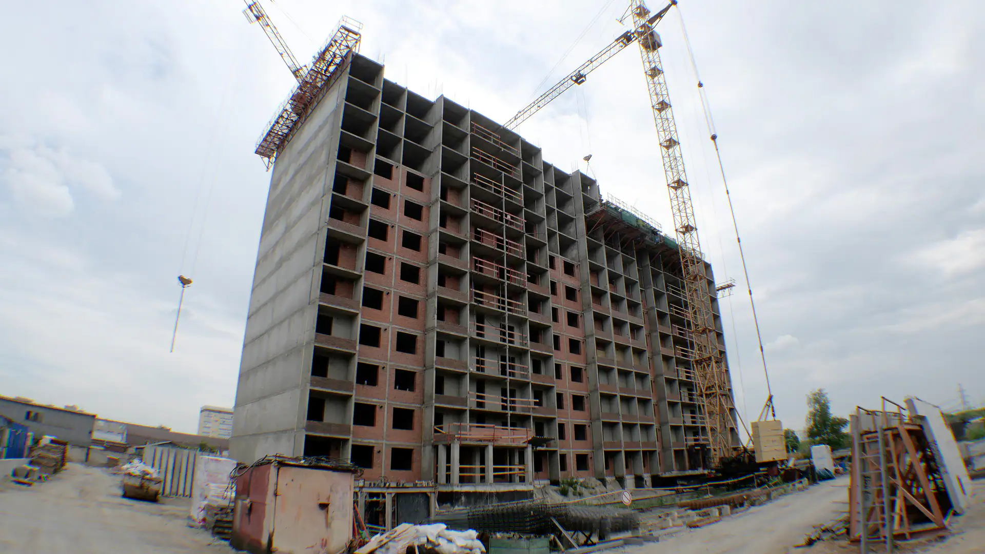 август, 2023