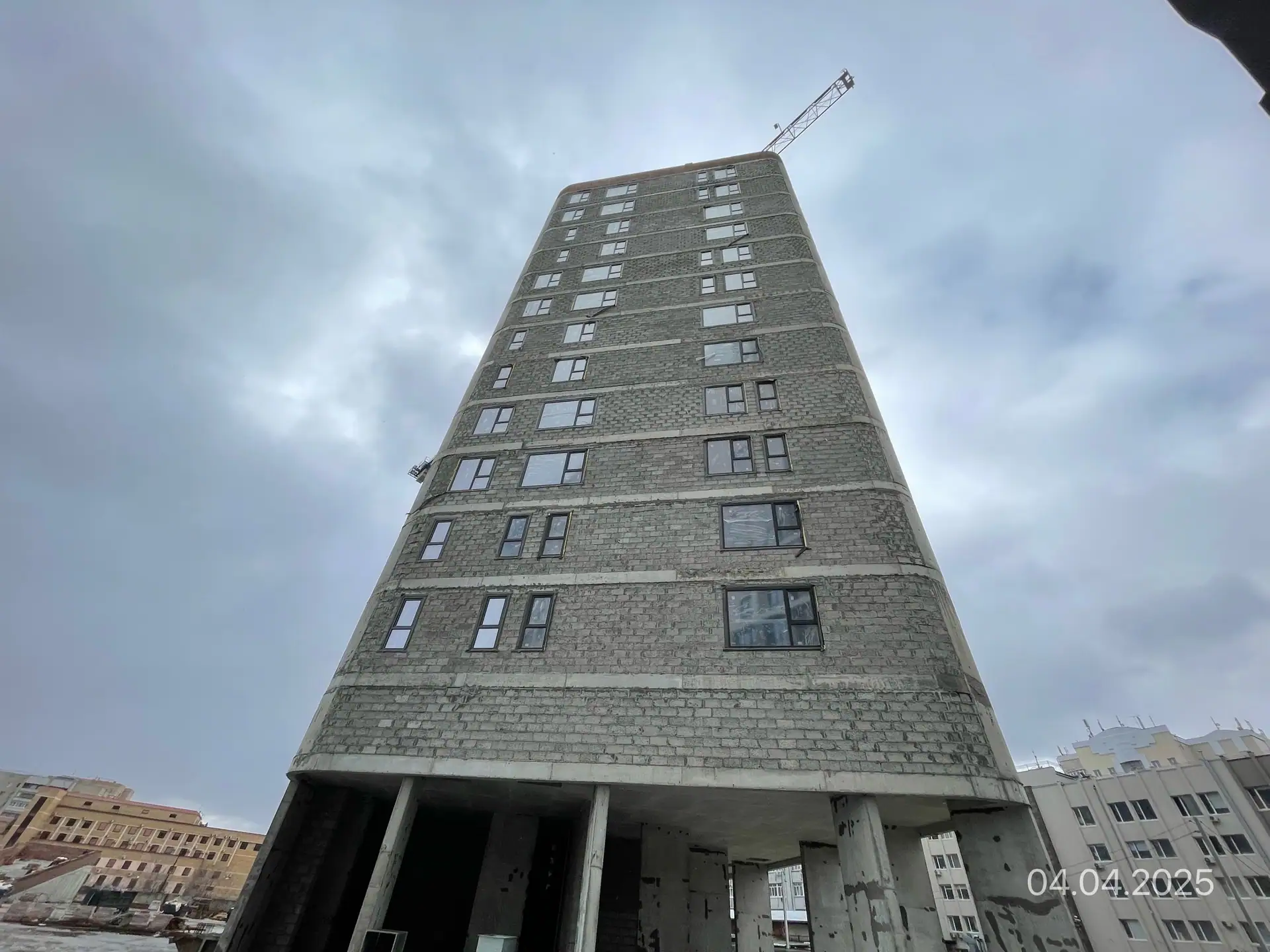 апрель, 2025