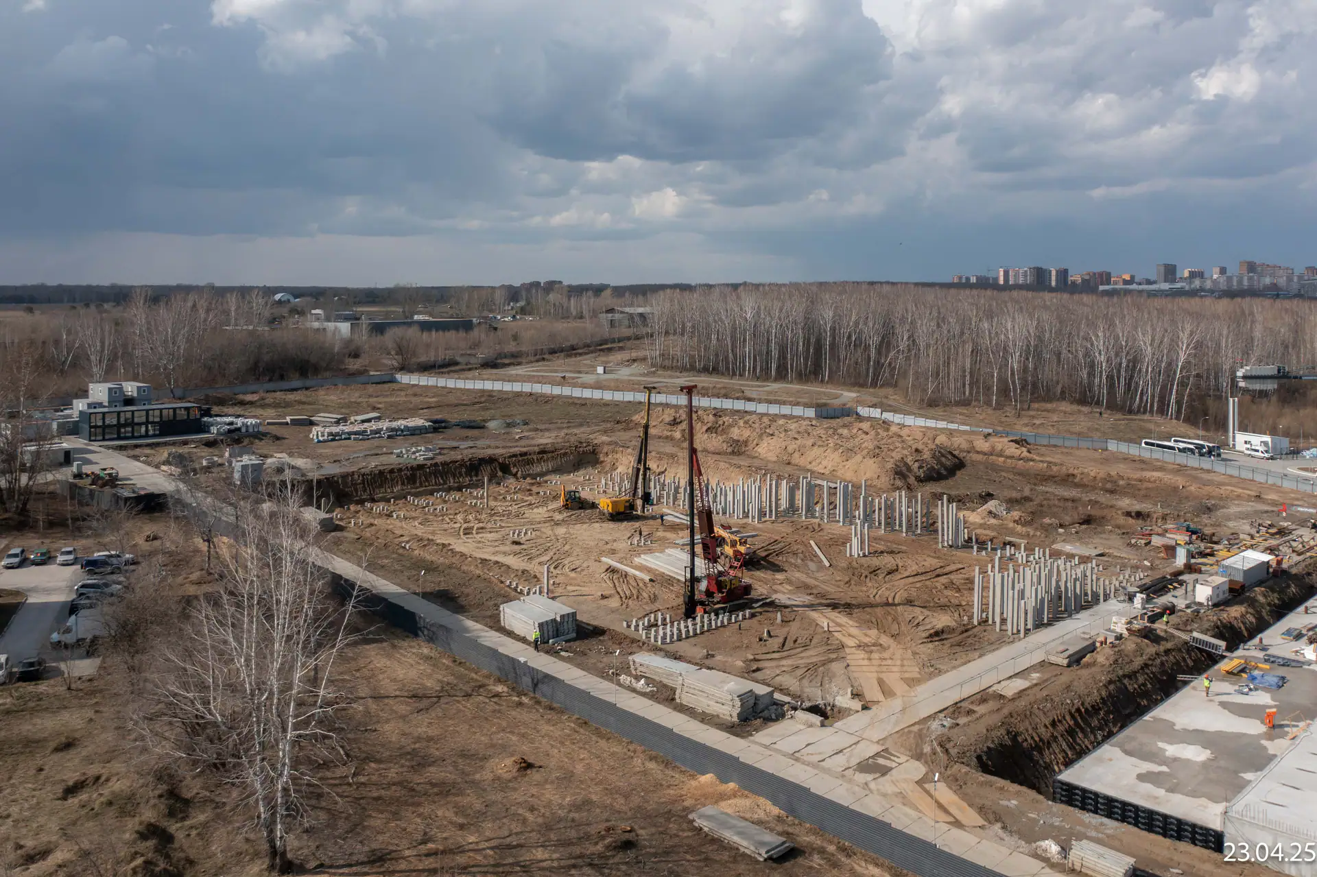 апрель, 2025