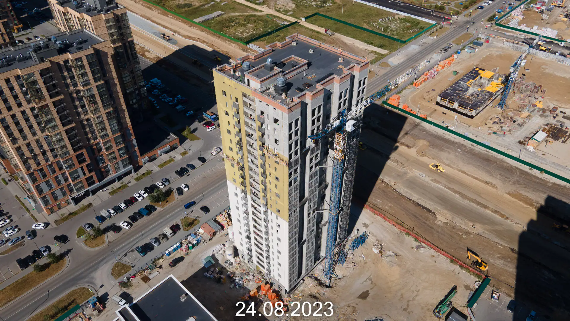 август, 2023