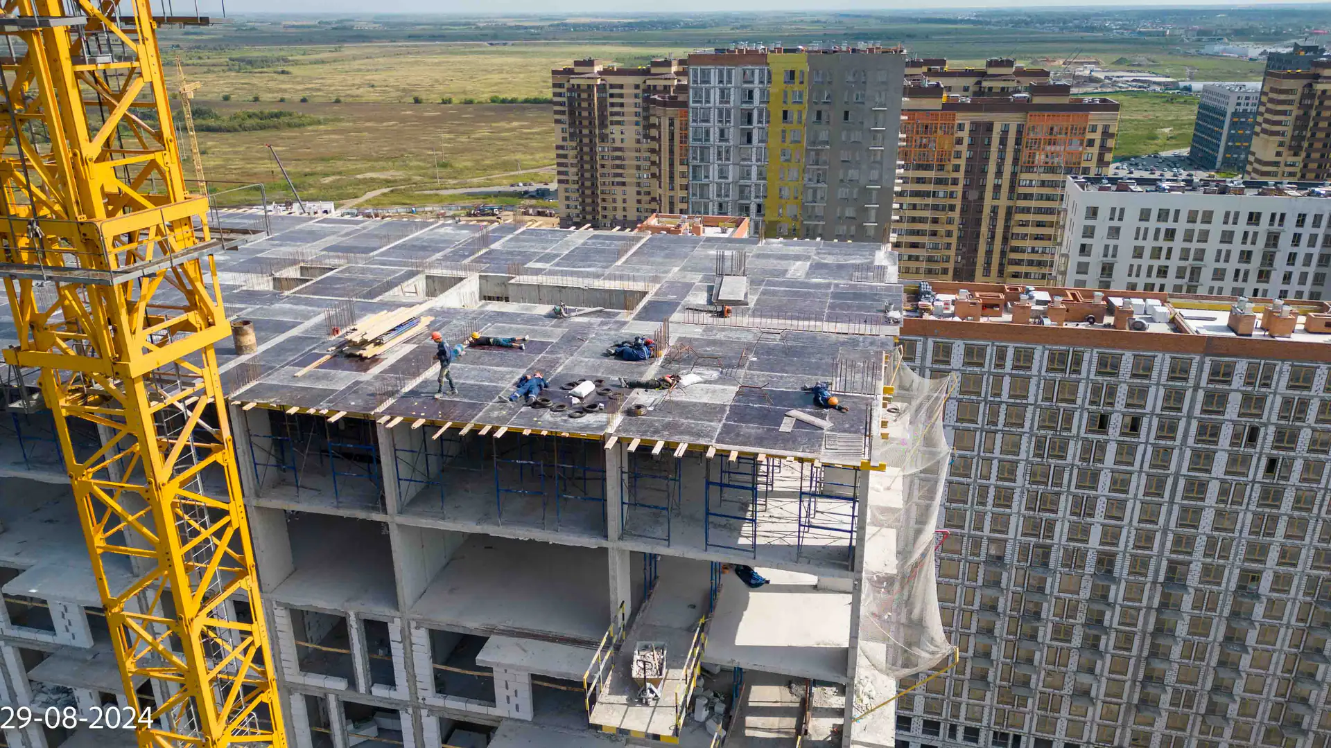 август, 2024