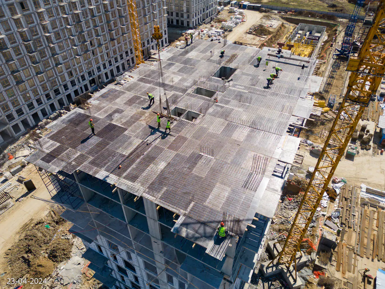 апрель, 2024