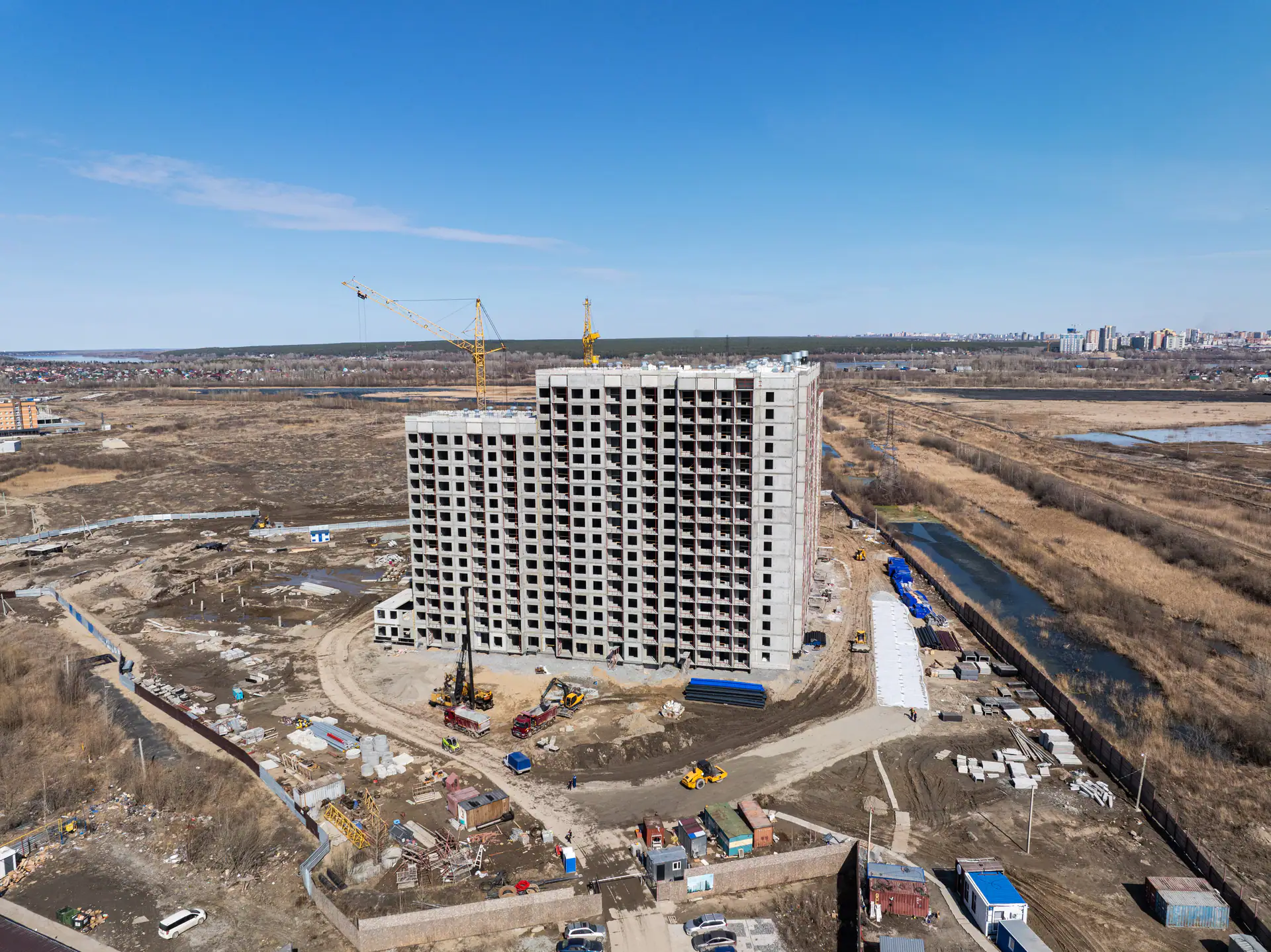 апрель, 2025