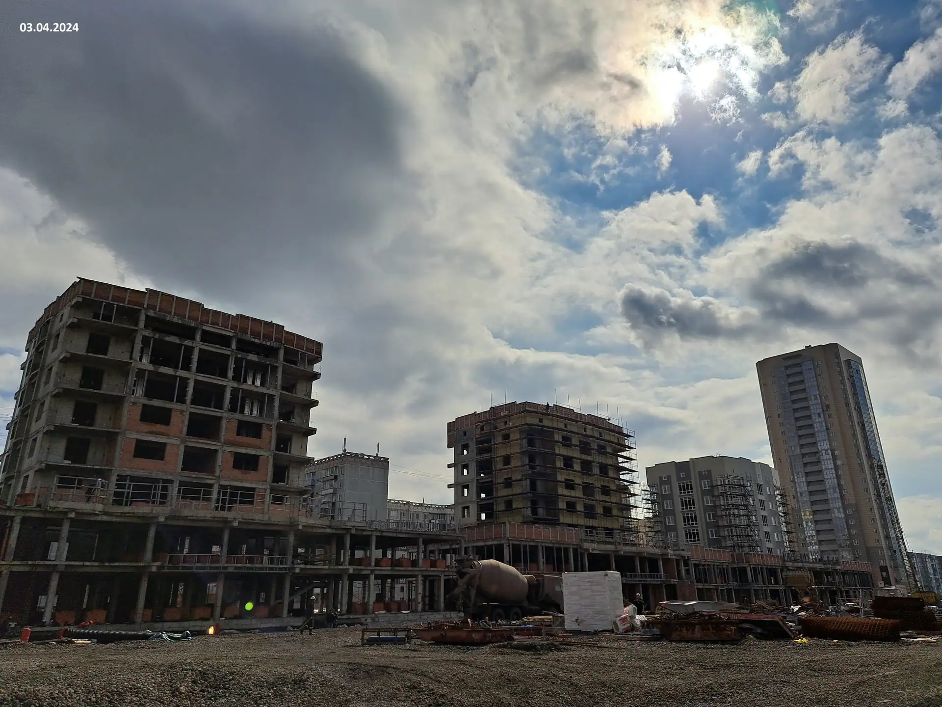 апрель, 2024